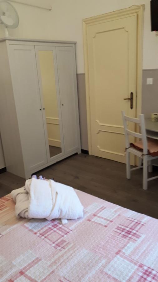 Ai Tre Limoni Bed and Breakfast Varazze Exteriör bild