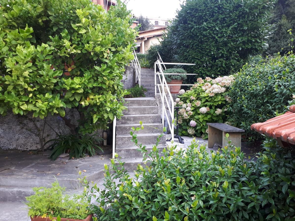Ai Tre Limoni Bed and Breakfast Varazze Exteriör bild